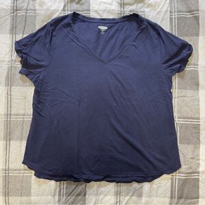 Old Navy navy blue t-shirt